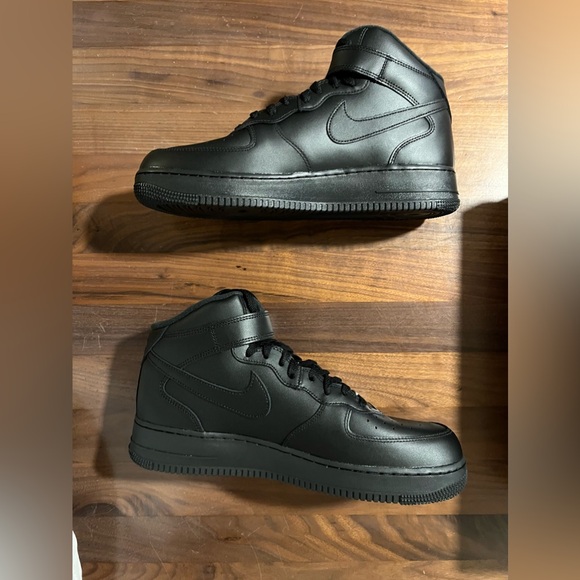 SUPREME X NIKE AIR FORCE 1 AF1 MID 'BOX LOGO - TRIPLE BLACK' Men’s Size 11 - Picture 4 of 12